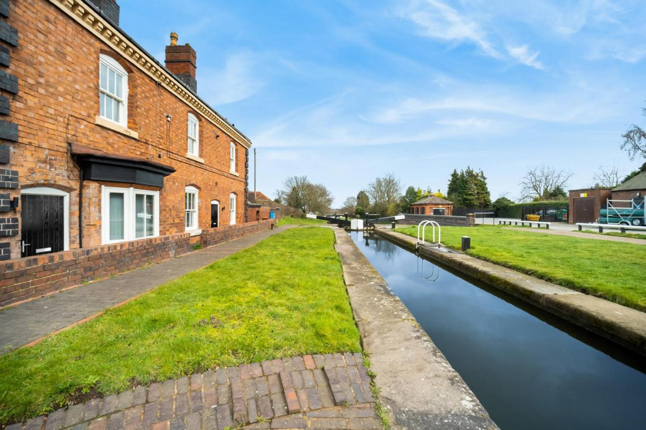 Beautiful Waterside Apartment - Parking - Perry Barr - Top Rated Birmingham Esterno foto